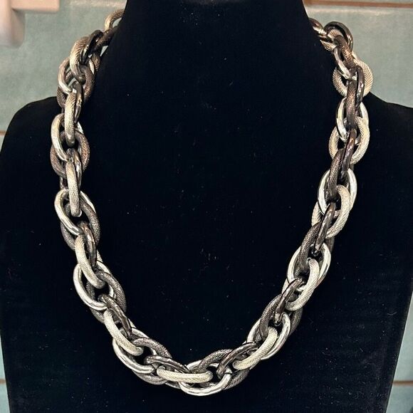 Vtg Chunky Link Statement Necklace Black & Silver Triple Oval Chain Adjustable - Picture 8 of 11